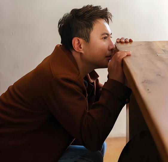 员排行榜周星驰却不在榜单之中！开元棋牌中国非常有钱的10位演(图5)