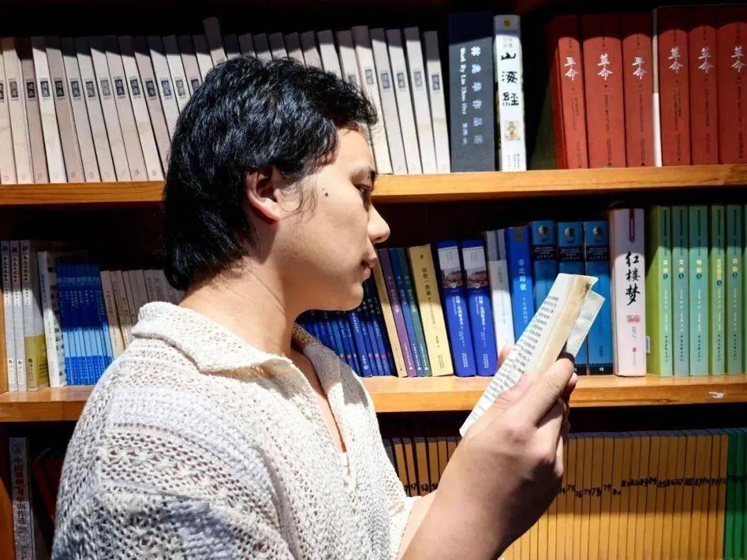 本围读 大家安静主任要发话了！ky开元棋牌王少燕系列沉浸式剧(图2)